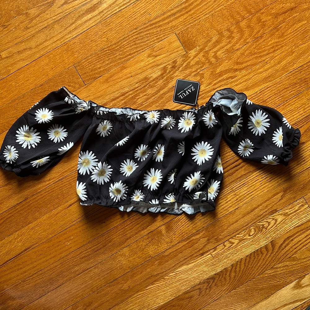 Brand-New Cuffed Floral Cropped Top